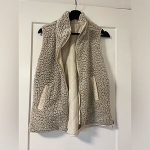 Can be used inside out as well - vest with zipper